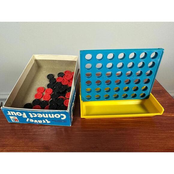 Vintage Travel Connect Four Game Pocket Size - Picture 6 of 9